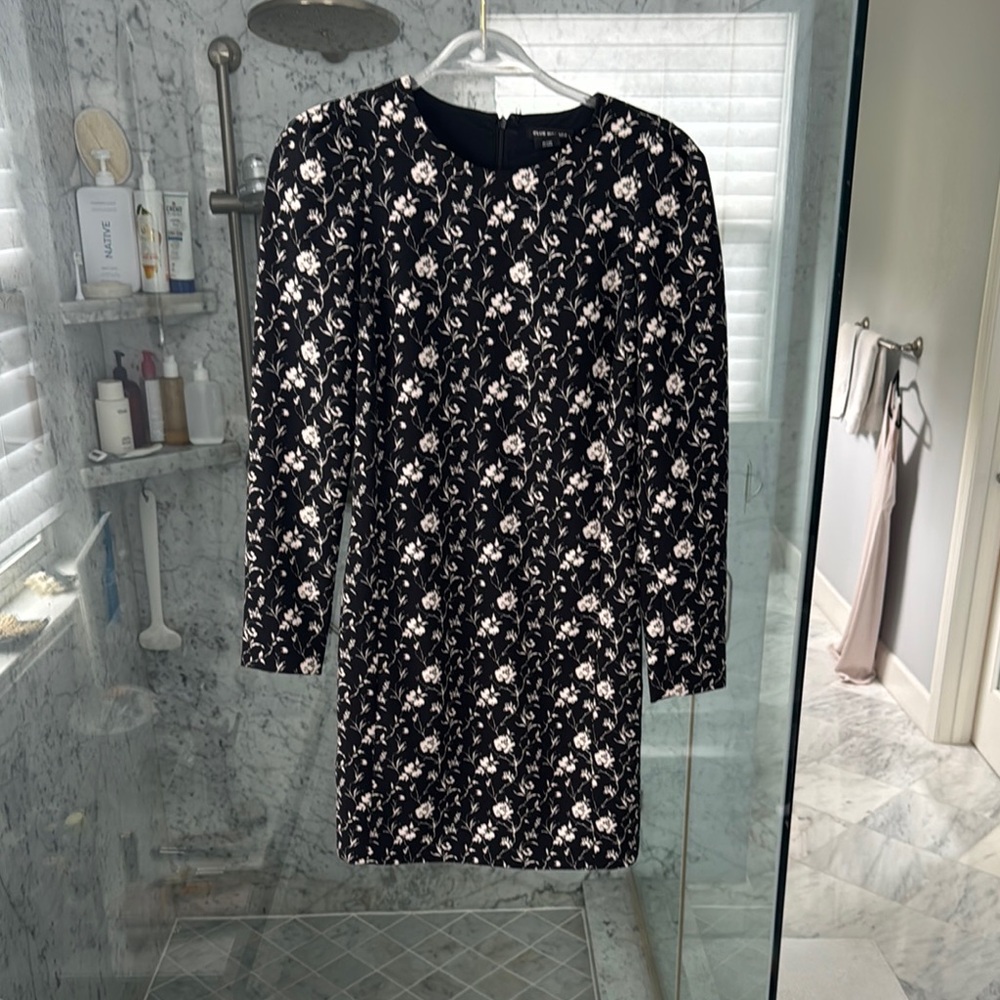 NWT Club Monaco Black and White floral Long Sleeve Sheath Dress